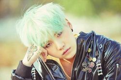 Trong thế giới fangirl: Người ấy đã đến và trao cho tôi những 'mùa hoa Saranghae'
