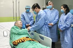 Bệnh nhân 91 hồi phục 90% phổi, có thể tự ngồi dậy