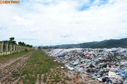Bãi rác 'khổng lồ' gần quảng trường Hòa Bình không đúng quy hoạch
