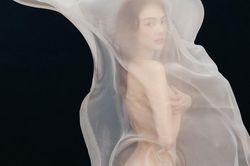 Minh Hằng 'chơi lớn' tung ảnh nude mừng sinh nhật tuổi 33