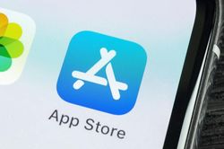 Apple thẳng tay cấm cửa ứng dụng game của Facebook trên App Store