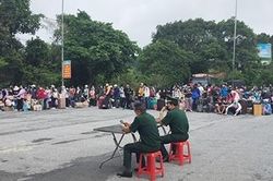 Tiếp nhận lưu học sinh Lào trở lại học tập