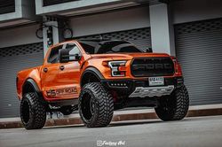 Xem dân chơi Thái 'lột xác' Ford Ranger thành siêu bán tải F-150