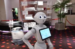 Robot - đồng minh hay kẻ thù của con người sau khủng hoảng COVID-19?