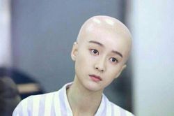 Cái răng cái tóc là góc con người: Nếu không còn tóc, mỹ nhân Hoa Ngữ sẽ ra sao?