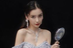 Diện váy ngắn, Angelababy bị quay lén video phản cảm