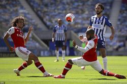 Thua ngược ở phút 90+5, Arsenal xa dần suất dự cúp châu Âu