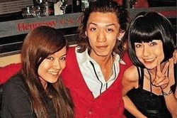 Ảnh Angelababy đi tiếp rượu hơn 10 năm trước gây bàn tán
