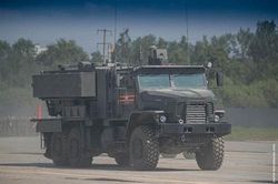 Hệ thống phun lửa hạng nặng TOS-2 chính thức ra mắt