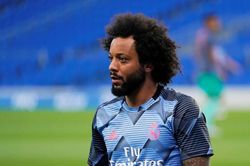 Ramos lập công giúp Real Madrid chiếm ngôi đầu của Barca