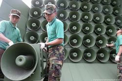 Triều Tiên dựng lại dàn loa phóng thanh ở biên giới với Hàn Quốc