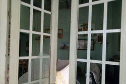 Côn đồ vào tận nhà tấn công một gia đình sau tiệc thôi nôi của cháu