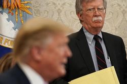Cựu Cố vấn an ninh quốc gia Mỹ sợ hãi khi ông Trump gặp riêng ông Putin