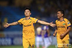 Màn 'tay đôi' của những người Nghệ trận SLNA - TP. HCM
