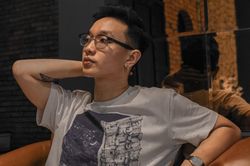 Hoàng Dũng - Con ong chăm chỉ với những bản nhạc tình ca