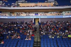 Fan K-pop 'phá hoại' buổi vận động tranh cử của Tổng thống Trump
