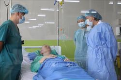 Bình phục gần như hoàn toàn, bệnh nhân phi công người Anh có thể sớm xuất viện