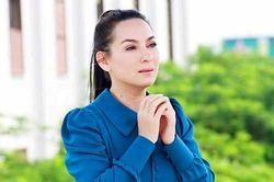 Phi Nhung bất ngờ chia sẻ dòng trạng thái đầy xúc động về cuộc sống mồ côi, không biết cha là ai