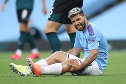 Aguero đứng trước nguy cơ nghỉ hết mùa vì chấn thương đầu gối