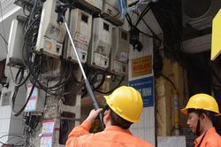 Hóa đơn tiền điện tăng phi mã: Đình chỉ công tác Trưởng phòng kinh doanh Điện lực Vân Đồn