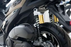 Giảm xóc xe máy bạn có thể hỏng khi gặp những dấu hiệu sau đây
