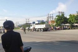 Một thợ hồ tử vong thương tâm dưới gầm xe ben