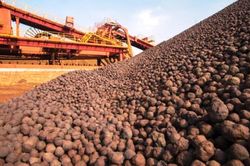 Siết chặt, ngăn tình trạng khai giá thấp, xuất lậu quặng sắt