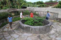 Độc đáo giếng làng ghép đá ở quê lúa