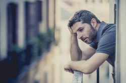 Em bỏ con mới sinh cho nhà chồng nuôi để về sống với tôi