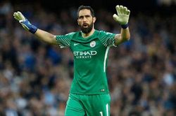 Arsenal nhắm thủ môn của Man City để thay Leno