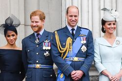 Chưa đầy 2 năm, tình anh em giữa Harry và William đã hoàn toàn tan vỡ