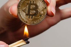 Bitcoin đảo chiều, tăng như diều gặp gió