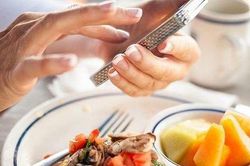 Cần bỏ ngay những thói quen ăn uống này