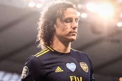David Luiz được ký hợp đồng mới với Arsenal dù có phong độ kém