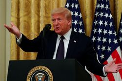 Tổng thống Trump bị ẩn tweet đe dọa bạo lực với người biểu tình