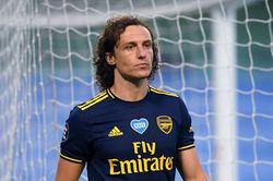 Arsenal gia hạn với David Luiz 1 năm, Cedric Soares 4 năm, CĐV choáng váng