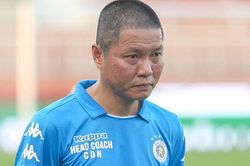 HLV Chu Đình Nghiêm: 'Nhân viên khiêng cáng ném cầu thủ Hà Nội'