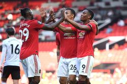 MU đè bẹp Sheffield Utd nhờ cú hat-trick của Martial