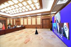 Giữ 'thế chân vạc' trên lục địa Á - Âu