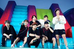 Chuyên gia bình chọn những đại diện đang thống trị ngành giải trí K-Pop2020 : BTS tiếp tục giữ vị thế áp đảo