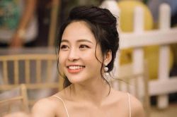Bắt trend 'Cho ngồi một vòng Hà Nội trên con xe Mercedec thì đứa nào chả yêu' nhưng hotgirl Trâm Anh lại bị fan cà khịa
