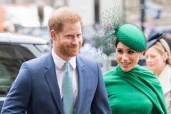 Meghan và Harry sắp ra sách 'kể xấu' William