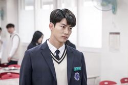 Ok Taecyeon (2PM) sớm kết hôn với bạn gái 29 tuổi sau 3 năm hẹn hò?