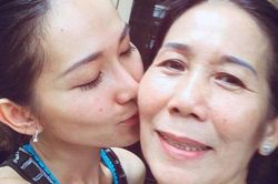 Mẹ qua đời không về chịu tang được, Kim Hiền nói lời tiễn biệt từ Mỹ