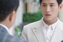 Đến đón vợ tan làm nhưng sếp của vợ cứ nhìn tôi chằm chằm, để rồi lúc đi ngang qua, anh ta đột nhiên ghé tai nói thầm một câu khiến tôi bàng hoàng