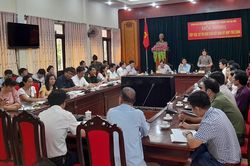 Cử tri huyện Ba Vì đề nghị cấp bách thực hiện kè sông Đà chống sạt lở