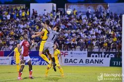 Những cái 'lạ' sau 6 vòng đấu V.League 2020