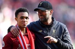 Trent Alexander-Arnold: Phát kiến 'dị nhất thế giới' dưới tay Klopp