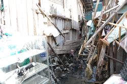 Những mảnh đời khó khăn trong tiết trời nóng nực