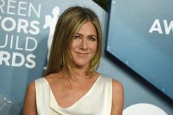 Jennifer Aniston: Vẫn không thể thoát khỏi 'Friends'